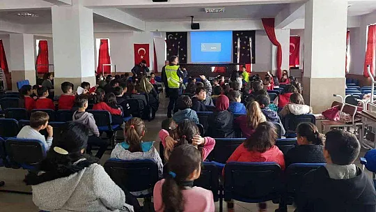 KÖYCEĞİZLİ ÖĞRENCİLERE TRAFİK EĞİTİMİ