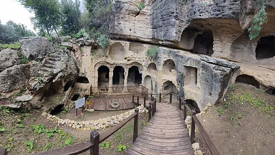 Köyceğizli öğretmen 600 km bisiklet sürerek öğrencilerine tarihi ve kültürel mekanları tanıttı