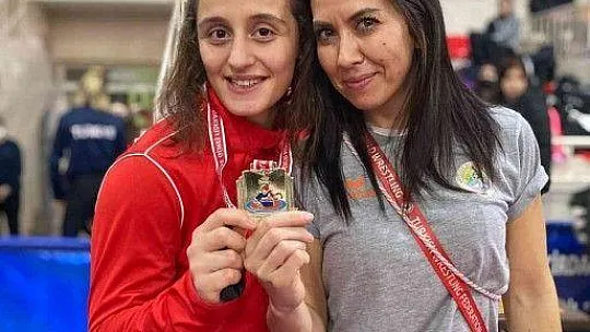 Köyceğizli Selvi şampiyonluğa doymuyor