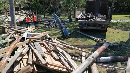 Küdür Yarımadası'ndaki son yapılaşma yıkılıyor