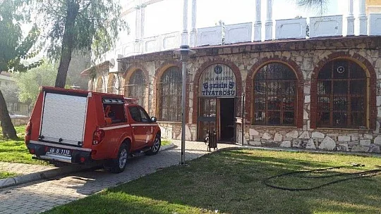Kültür Merkezi'ndeki yangın korkuttu