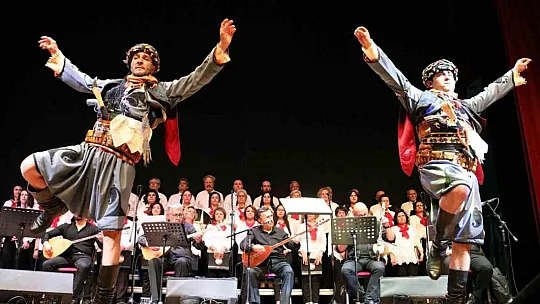 Kursiyerlerin yılsonu sergisi