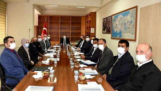Vali Orhan Tavlı, muhtar buluşmalarına Kavaklıdere'de devam etti