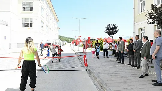 Vali Tavlı, Depremzede Ailelerle Bir Araya Geldi