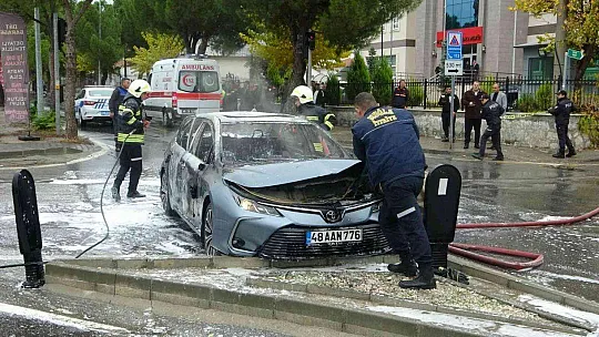 LPG'Lİ OTOMOBİL ALEV ALDI: 2 YARALI