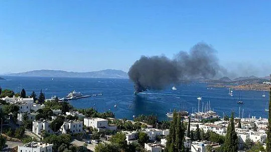 Lüks motoryat, alev alev yandı