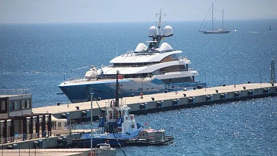Lüks yatlar Bodrum'a gelmeye başladı