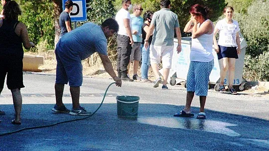 Mahalleli yangını söndürmek için seferber oldu