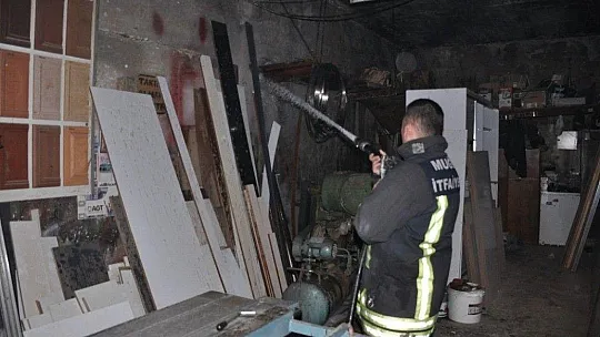 Marangoz atölyesinde çıkan yangın maddi hasara neden oldu