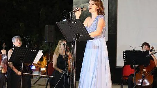 Marmaris Amfi Tiyatro'da 'Yaz Esintisi' konseri düzenlendi