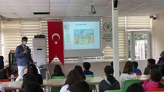 Marmaris Anadolu İmam Hatip Lisesi, deniz kirliliğini önlemek için konferans düzenledi