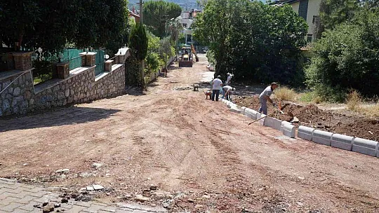 Marmaris Beldibi Mahallesi'nin ara yollarında yenileme çalışması başlatıldı