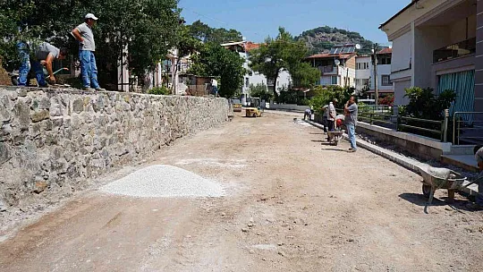 Marmaris Beldibi Mahallesi'nin ara yollarında yenileme çalışması başlatıldı
