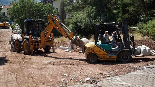 Marmaris Beldibi Mahallesi'nin ara yollarında yenileme çalışması başlatıldı