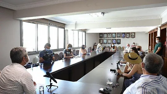 Marmaris Belediye Başkanı Oktay, Romanyalı gazetecileri ağırladı