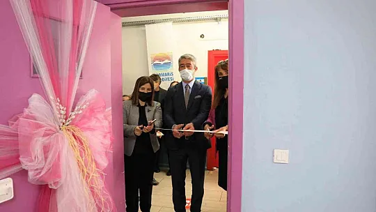 Marmaris Belediyesi Ahu Hetman Okulu'na kütüphane kazandırdı