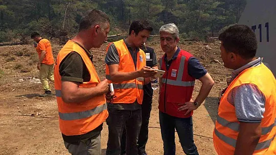 Marmaris Belediyesi yangında var gücü ile sahada