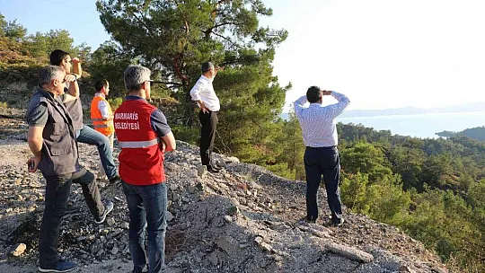 Marmaris Belediyesi yangında var gücü ile sahada