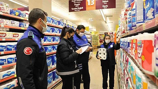 Marmaris Belediyesi zabıta ekiplerinden market denetimi