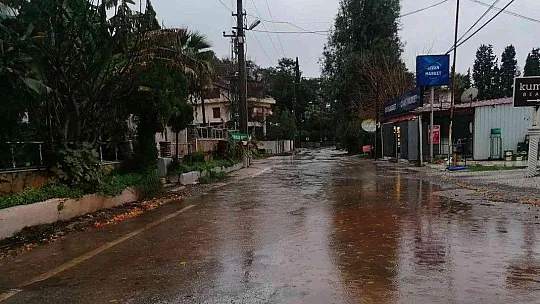Marmaris'e 24 saatte 175 kilogram yağmur ve dolu yağdı