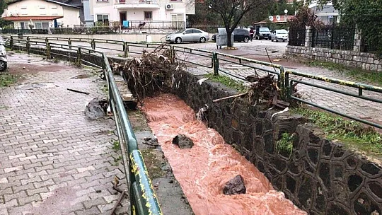 Marmaris'e 24 saatte 175 kilogram yağmur ve dolu yağdı