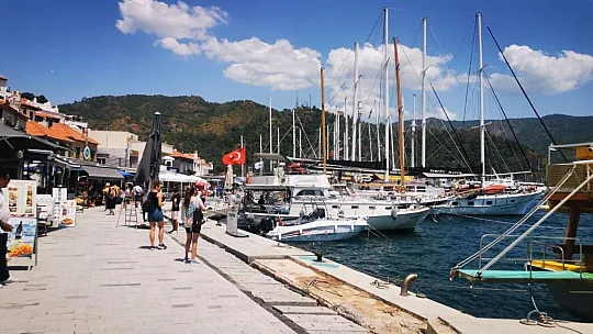 480 yolculu kruvaziyer gemisi demir attı