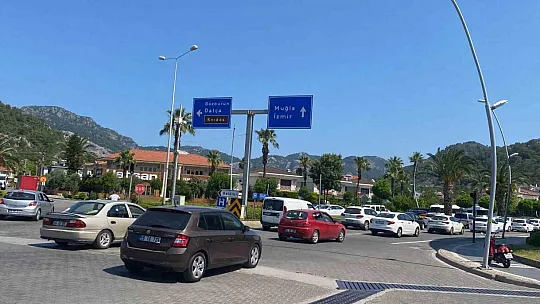 Tatilcilerin dönüş yolculuğu başladı