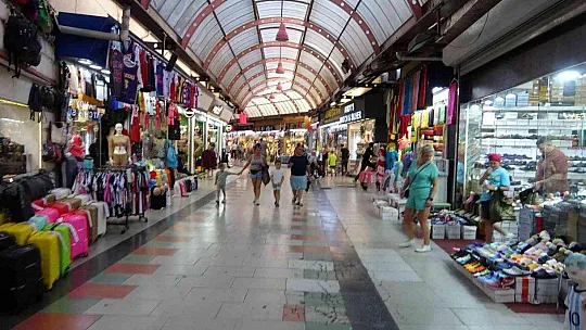 MARMARİS ESNAFI BU SEZONDAN MUTLU, ÖNÜMÜZDEKİ SEZONDAN UMUTLU