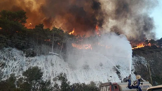 Marmaris-İçmeler karayolu trafiğe kapatıldı
