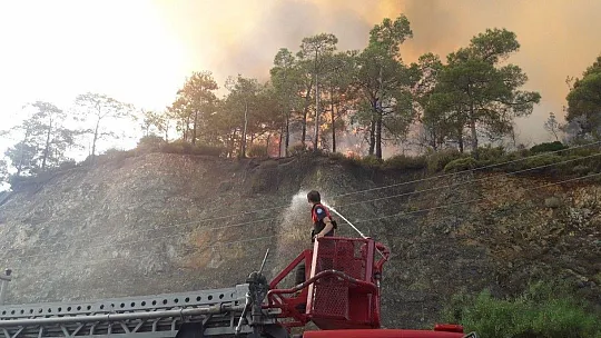 Marmaris-İçmeler karayolu trafiğe kapatıldı