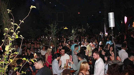 Marmaris'in en büyük diskosu Areena Club 'Yaza merhaba' açılışı yaptı