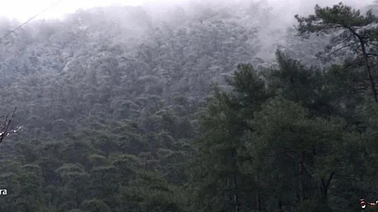 Marmaris'in yüksek kesimlerine kar yağdı