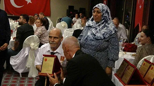 Marmaris Kaymakamı Aksoy'dan gazilere plaket