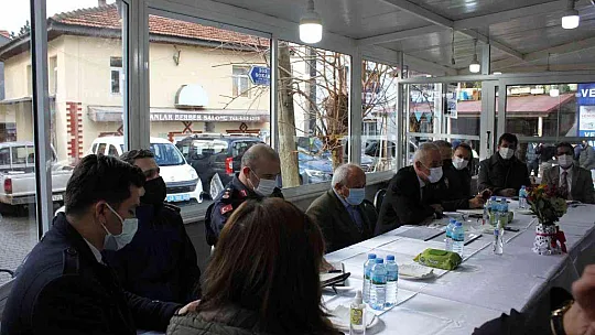 Marmaris Kaymakamı İçmeler Mahallesinde halk toplantısı yaptı