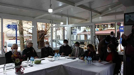 Marmaris Kaymakamı İçmeler Mahallesinde halk toplantısı yaptı