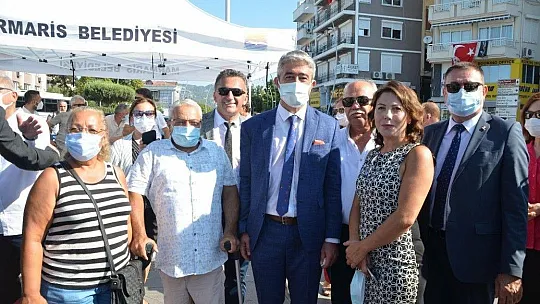 Marmaris'te '30 Ağustos Zafer Bayramı' kutlamaları çelenk sunma töreni ile başladı