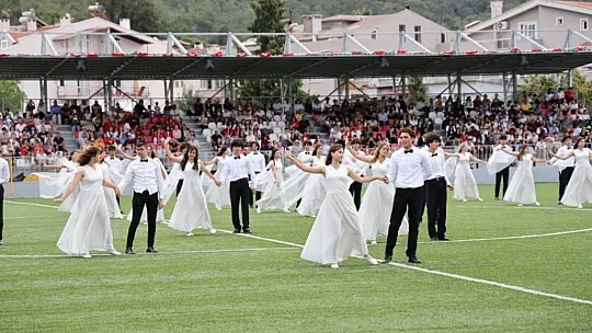 Marmaris'te 19 Mayıs coşkuyla kutlandı