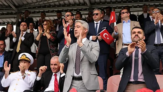 Marmaris'te 19 Mayıs coşkuyla kutlandı