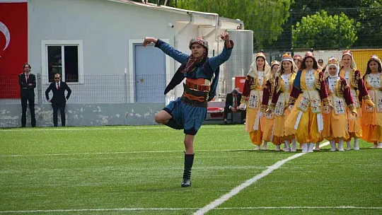 Marmaris'te 19 Mayıs coşkuyla kutlandı