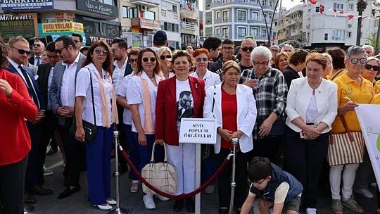19 Mayıs kutlamaları çelenk sunma töreni ile başladı