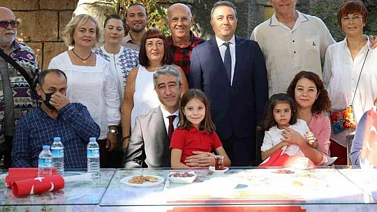Marmaris'te 29 Ekim hediyesi kütüphane oldu