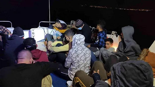 Marmaris'te 54 göçmen kurtarıldı