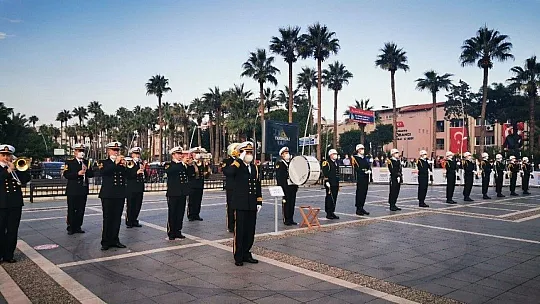 Marmaris'te Atatürk saygı ile anıldı