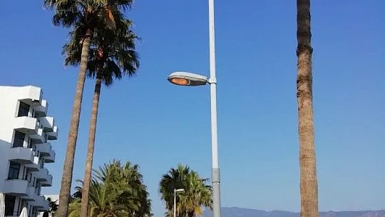 Marmaris'te aydınlatma direkleri bakıma alındı