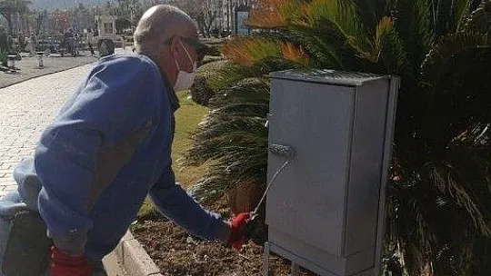 Marmaris'te aydınlatma direkleri bakıma alındı