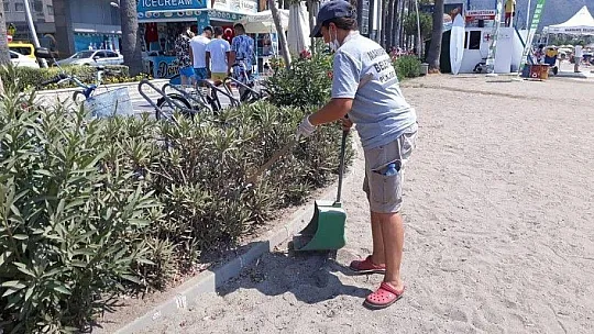 Marmaris'te bayramda 3 bin ton çöp toplandı