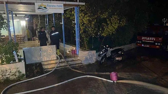 Marmaris'te belediye ekiplerinden yağmur mesaisi