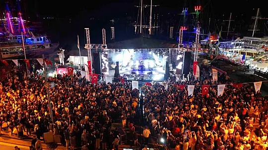 Binlerce kişi 19 Mayıs coşkusuna katıldı