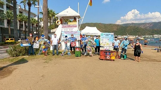 Marmaris'te çöp adamlardan çevre mesajı