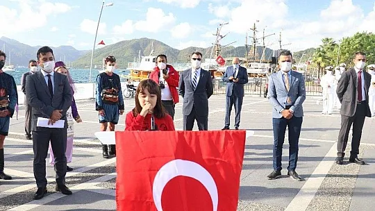 Marmaris'te Cumhuriyet Bayramının 97.yılı karada ve denizde kutlandı